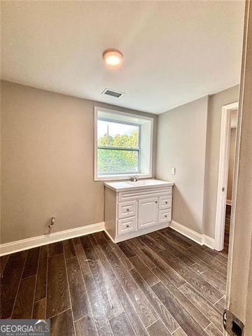 2924 HANDY Drive, Atlanta, GA 30318