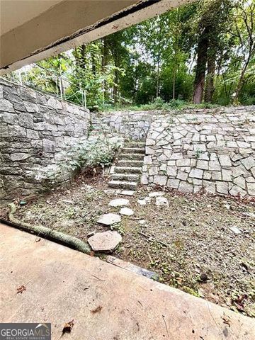 2924 HANDY Drive, Atlanta, GA 30318