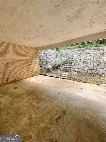 2924 HANDY Drive, Atlanta, GA 30318