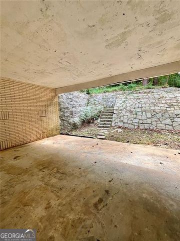 2924 HANDY Drive, Atlanta, GA 30318