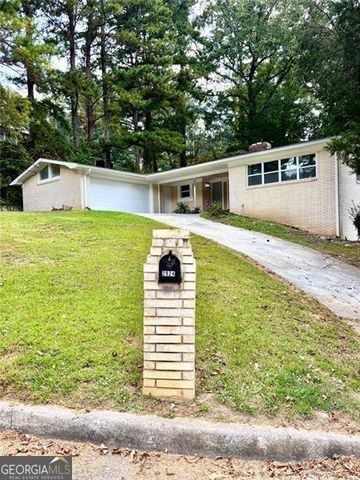 2924 HANDY Drive, Atlanta, GA 30318