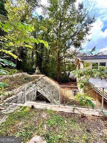 2924 HANDY Drive, Atlanta, GA 30318