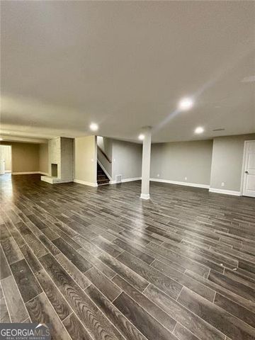 2924 HANDY Drive, Atlanta, GA 30318