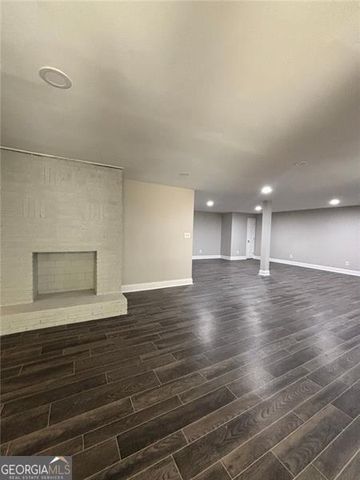 2924 HANDY Drive, Atlanta, GA 30318