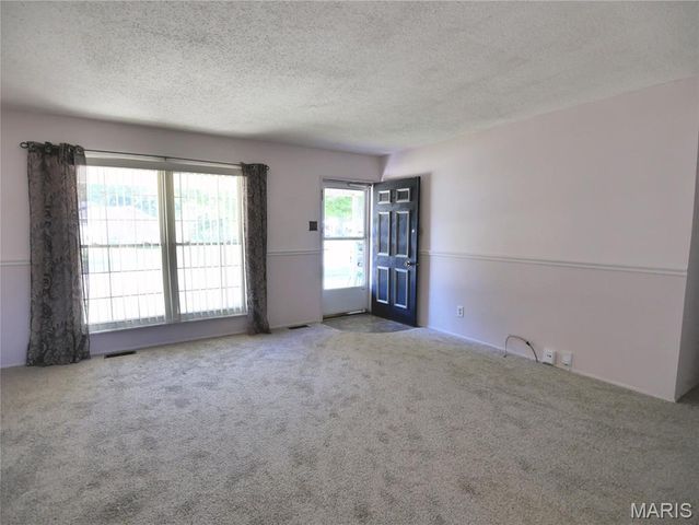 2580 Hedgerow Drive, Florissant, MO 63031