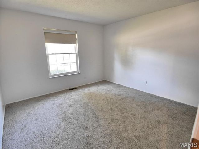 2580 Hedgerow Drive, Florissant, MO 63031