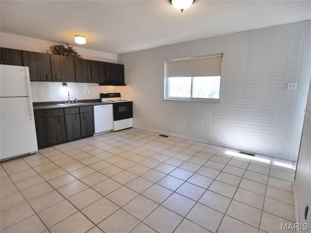 2580 Hedgerow Drive, Florissant, MO 63031