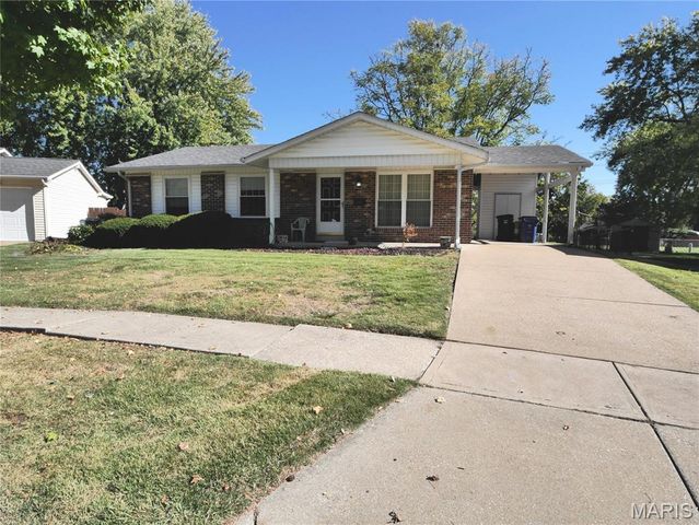 2580 Hedgerow Drive, Florissant, MO 63031