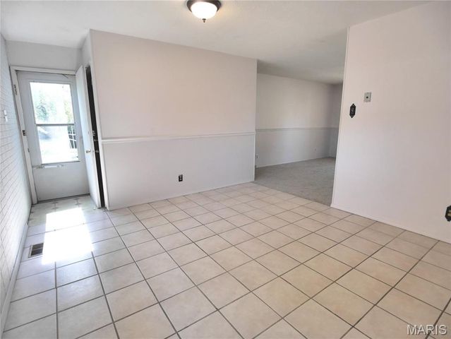 2580 Hedgerow Drive, Florissant, MO 63031