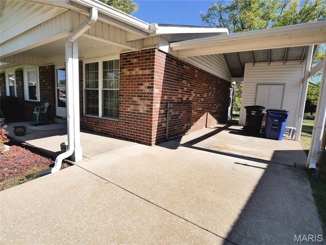 2580 Hedgerow Drive, Florissant, MO 63031