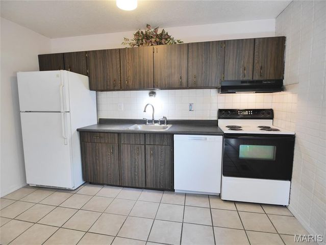 2580 Hedgerow Drive, Florissant, MO 63031