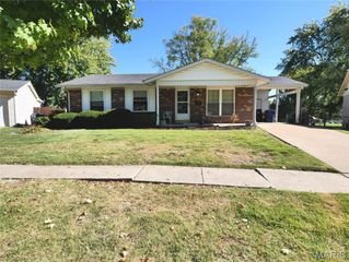 2580 Hedgerow Drive, Florissant, MO 63031