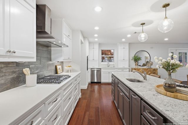 304 HUB DR, Wimberley, TX 78676