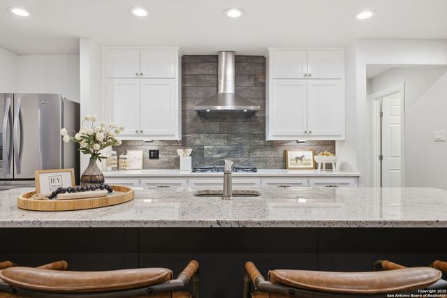 304 HUB DR, Wimberley, TX 78676