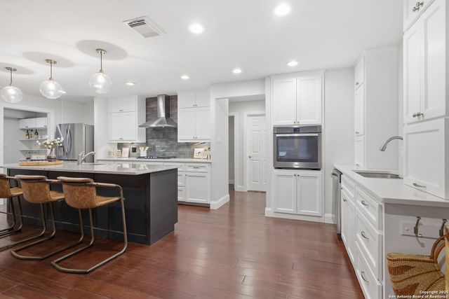 304 HUB DR, Wimberley, TX 78676