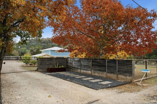 304 HUB DR, Wimberley, TX 78676