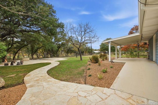 304 HUB DR, Wimberley, TX 78676
