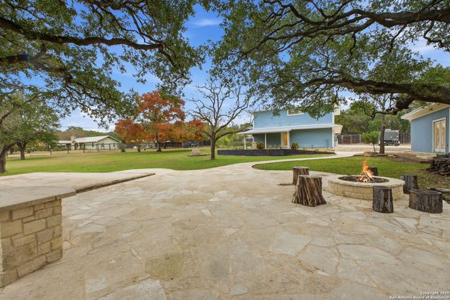 304 HUB DR, Wimberley, TX 78676