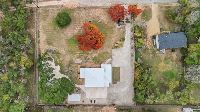 304 HUB DR, Wimberley, TX 78676