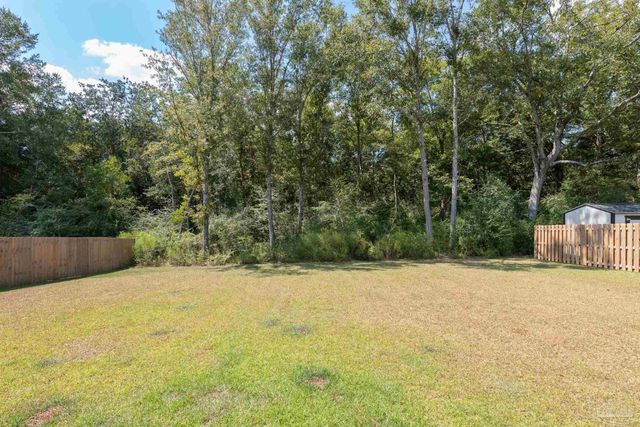 874 Windhill Dr, Cantonment, FL 32533