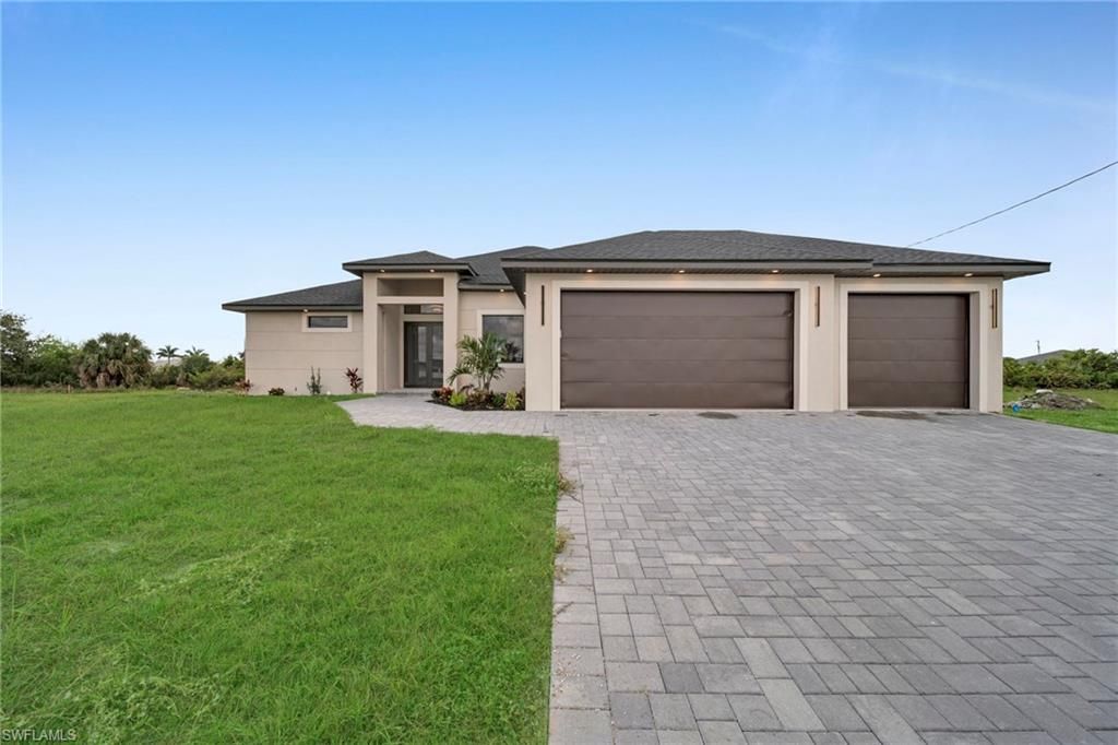 Image 4 of property listing at 2540 NW 6th TER, Cape Coral, FL 33993
