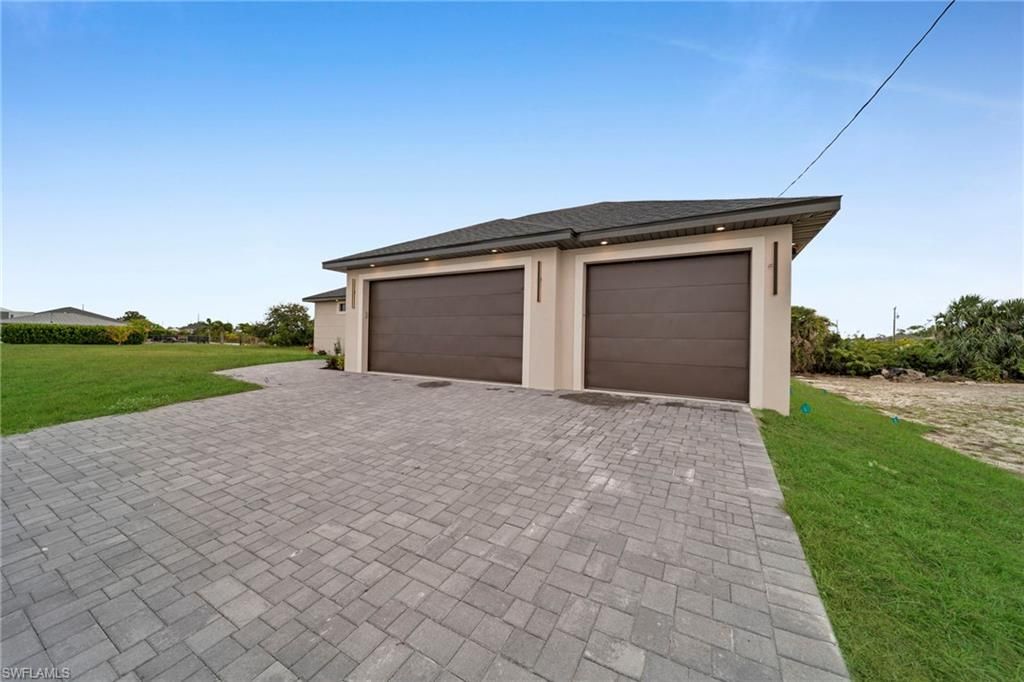 Image 5 of property listing at 2540 NW 6th TER, Cape Coral, FL 33993