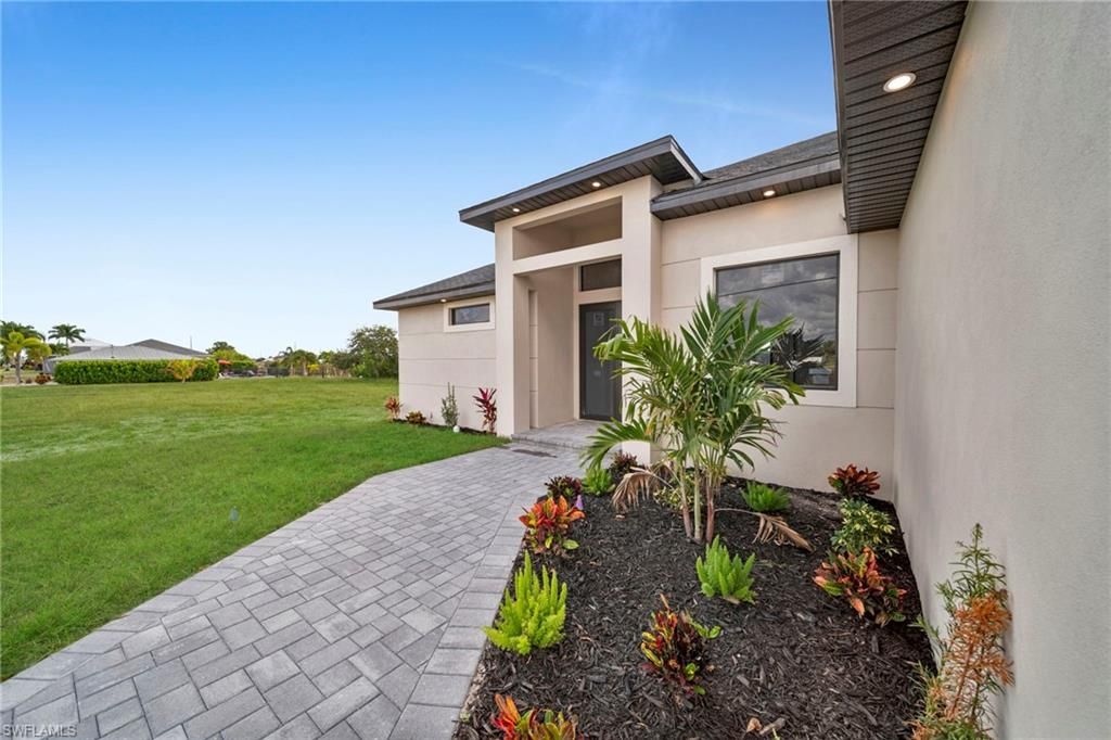 Image 6 of property listing at 2540 NW 6th TER, Cape Coral, FL 33993