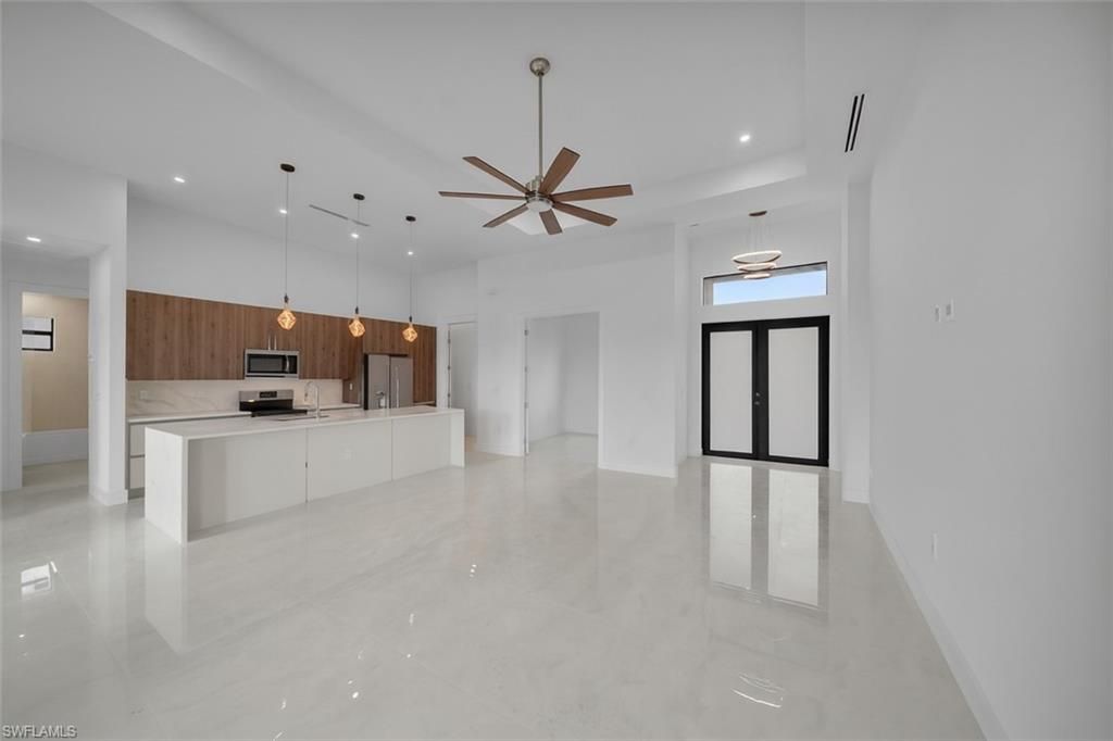 Image 7 of property listing at 2540 NW 6th TER, Cape Coral, FL 33993