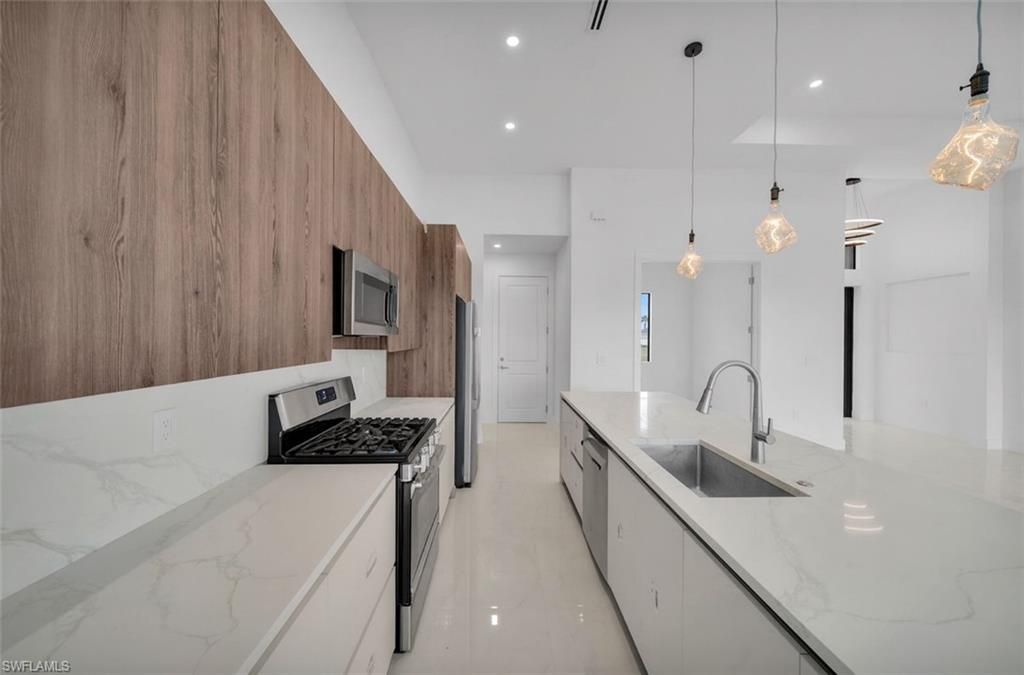 Image 9 of property listing at 2540 NW 6th TER, Cape Coral, FL 33993