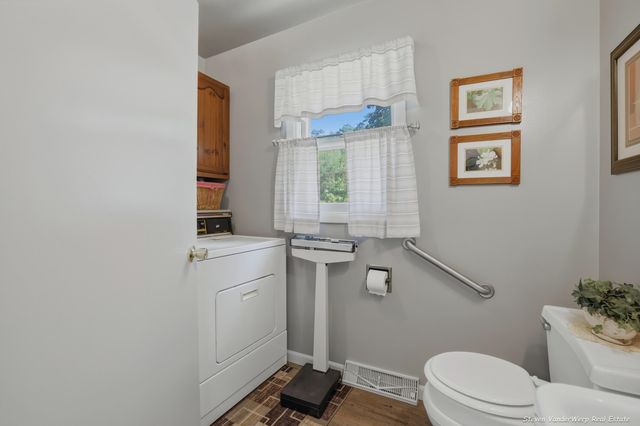 1935 Nielwood Drive, Muskegon, MI 49445