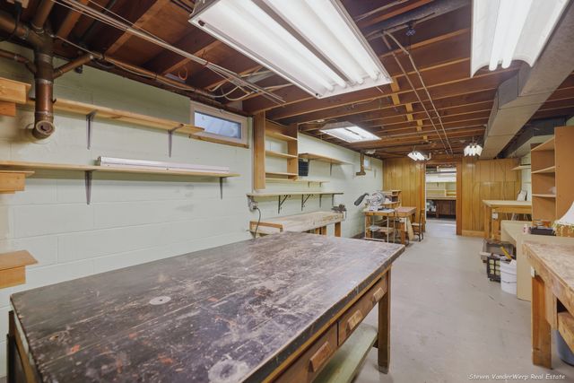 1935 Nielwood Drive, Muskegon, MI 49445
