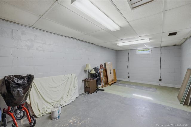 1935 Nielwood Drive, Muskegon, MI 49445