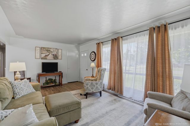1935 Nielwood Drive, Muskegon, MI 49445