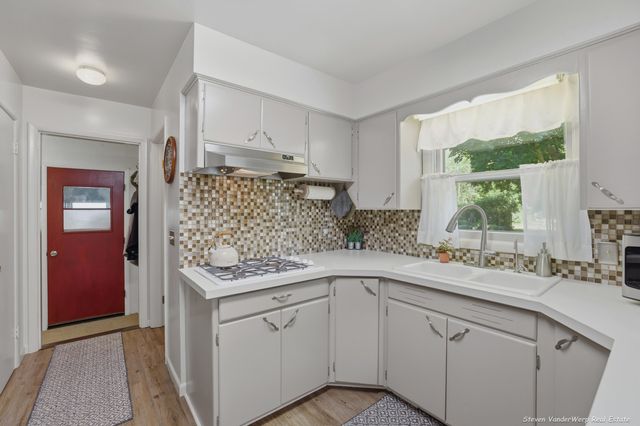 1935 Nielwood Drive, Muskegon, MI 49445