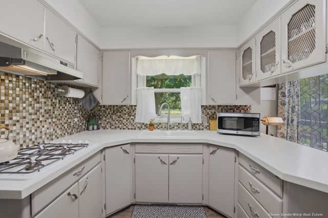 1935 Nielwood Drive, Muskegon, MI 49445