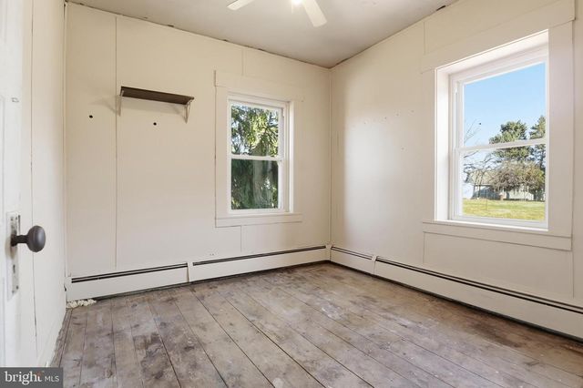 77 MOULSTOWN RD, Abbottstown, PA 17301