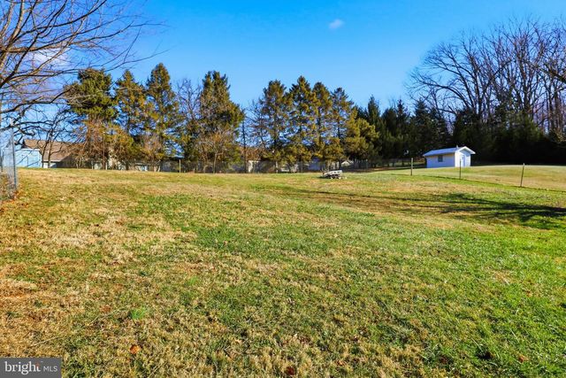 77 MOULSTOWN RD, Abbottstown, PA 17301