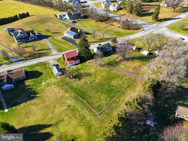 77 MOULSTOWN RD, Abbottstown, PA 17301