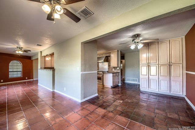 8318 Cactus Wren, San Antonio, TX 78255