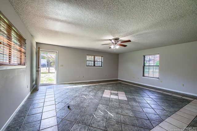 8318 Cactus Wren, San Antonio, TX 78255