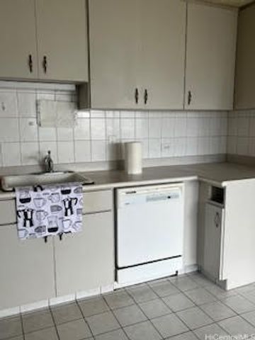 1400 Pensacola Street 1104, Honolulu, HI 96822