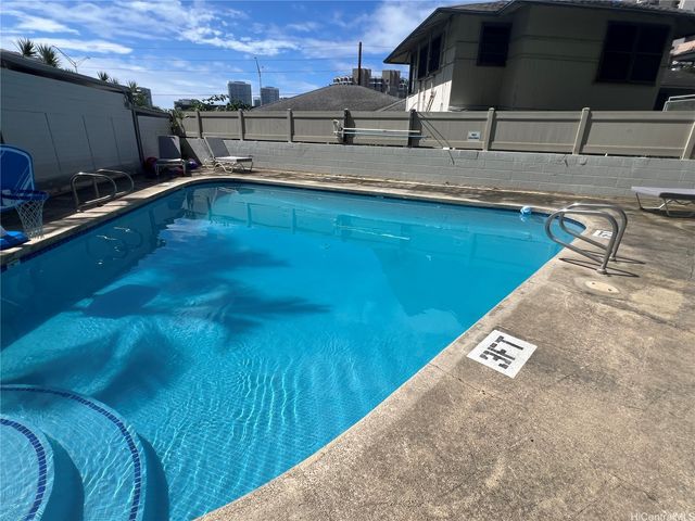 1400 Pensacola Street 1104, Honolulu, HI 96822