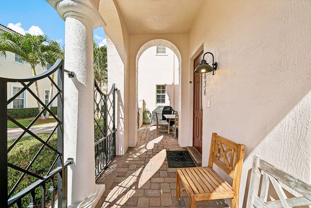 834 NW 83rd Lane, Boca Raton, FL 33487