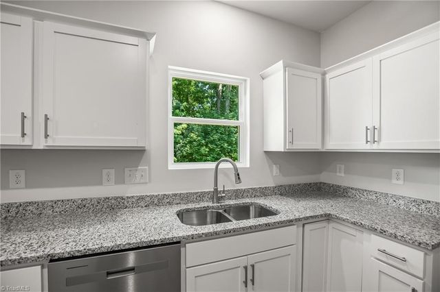 1042 Bebb Willow Lane, Lewisville, NC 27023