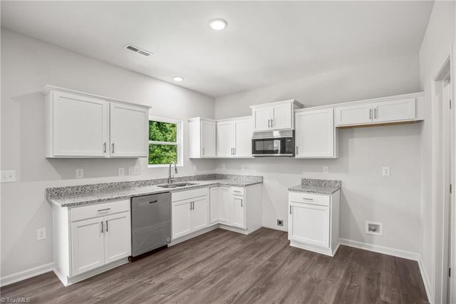 1042 Bebb Willow Lane, Lewisville, NC 27023