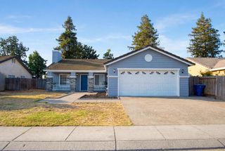 774 Long Barn Dr, Lathrop, CA 95330