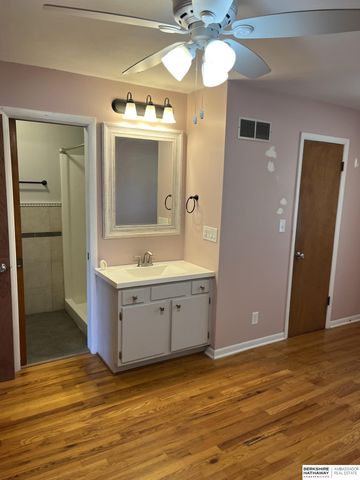 5230 S 51st Street, Lincoln, NE 68516