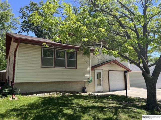 5230 S 51st Street, Lincoln, NE 68516