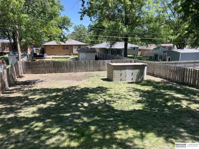 5230 S 51st Street, Lincoln, NE 68516