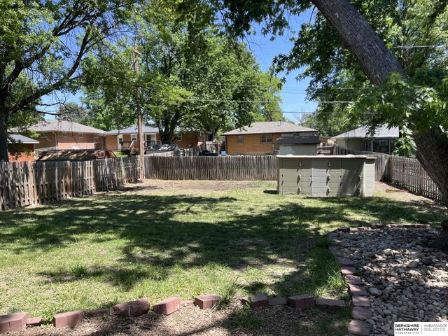 5230 S 51st Street, Lincoln, NE 68516